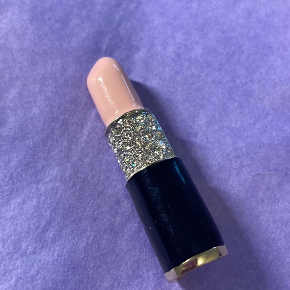 Jewelry - Lipstick brooch with crystals